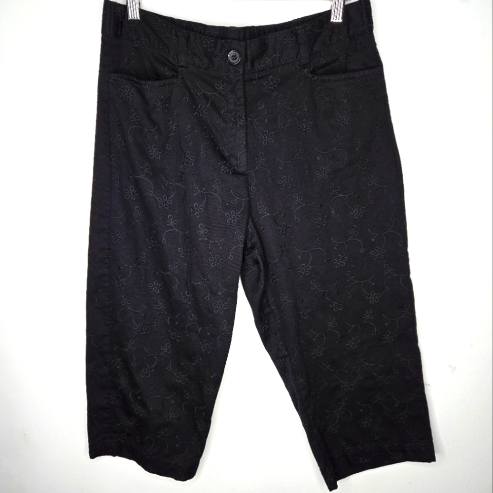 Vintage White Stag Black Embroidered Capri Pants Size 10 Feminine Romantic Goth